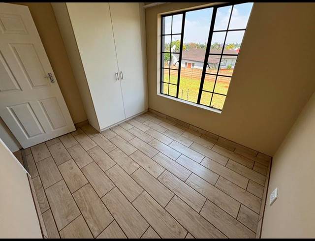 2 BEDROOM TOWNHOUSE FOR SALE IN BIRCHLEIGH